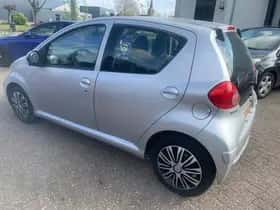 Toyota Aygo (2006) thumbnail 3