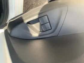 Toyota Aygo (2017) thumbnail 11