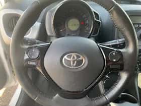 Toyota Aygo (2017) thumbnail 12
