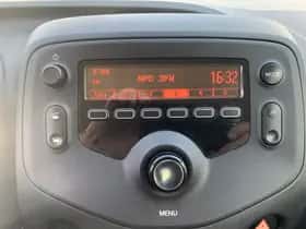 Toyota Aygo (2017) thumbnail 14