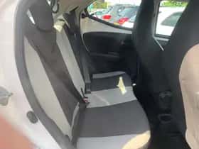 Toyota Aygo (2017) thumbnail 8