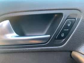 Volkswagen Tiguan (2011) thumbnail 11