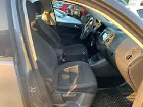 Volkswagen Tiguan (2011) thumbnail 8
