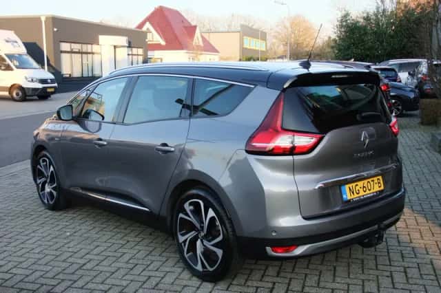 Renault Grand Scénic (2017) thumbnail 2