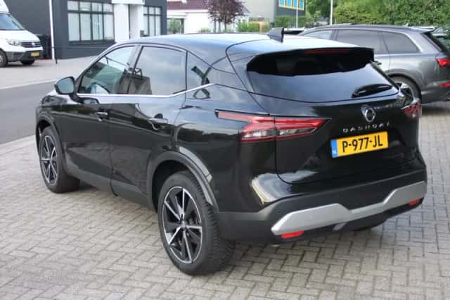 Nissan Qashqai (2022) thumbnail 2