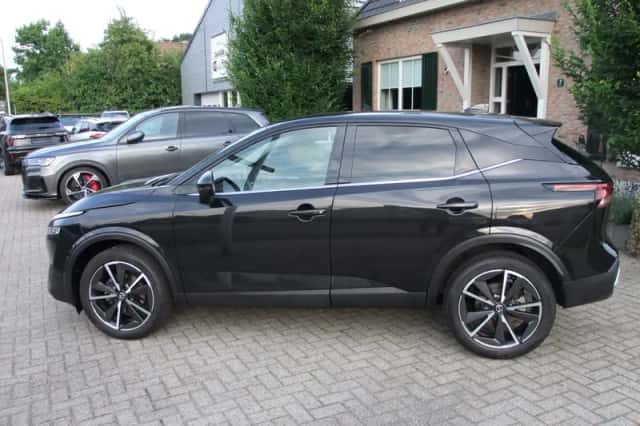 Nissan Qashqai (2022) thumbnail 3
