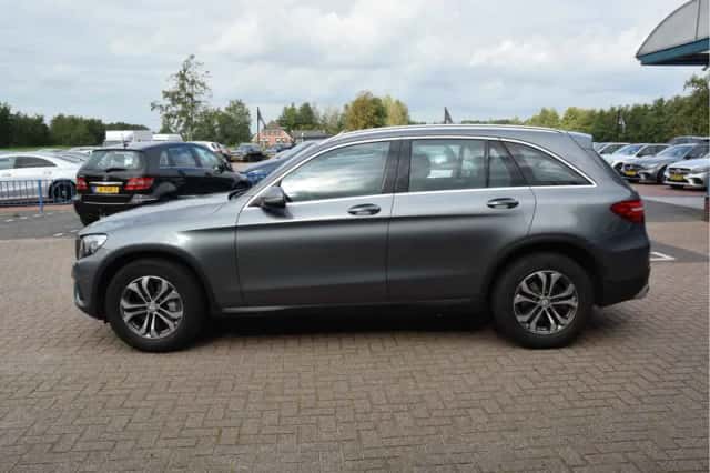Mercedes-Benz GLC-Klasse (2016) thumbnail 2