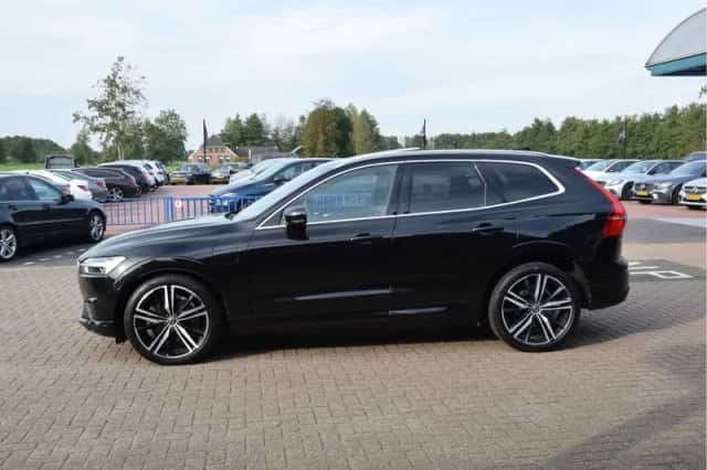 Volvo XC60 (2018) thumbnail 2