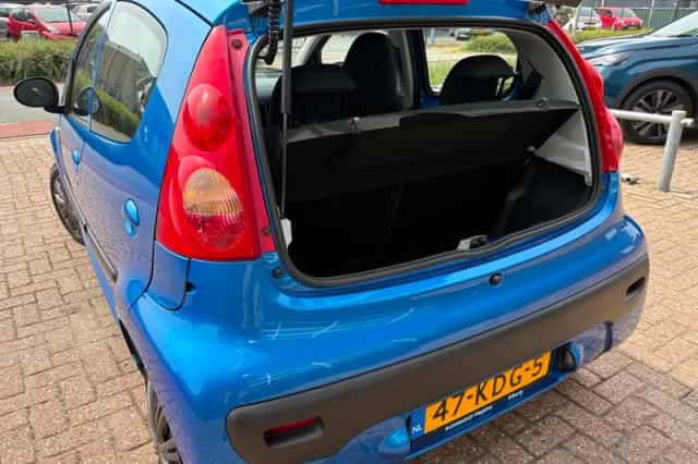 Peugeot 107 (2009) thumbnail 6
