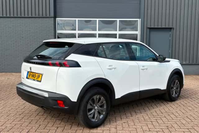 Peugeot 2008 (2008) thumbnail 3