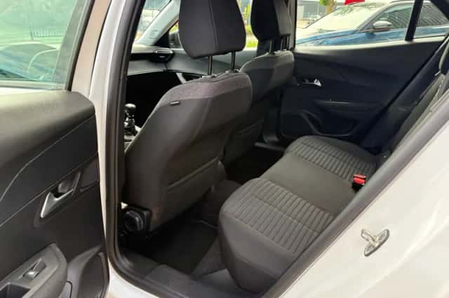 Peugeot 2008 (2008) thumbnail 6