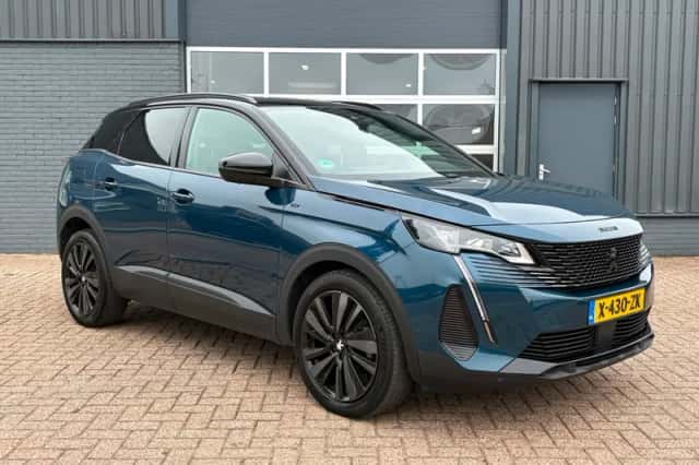 Peugeot 3008 (2023) thumbnail 2