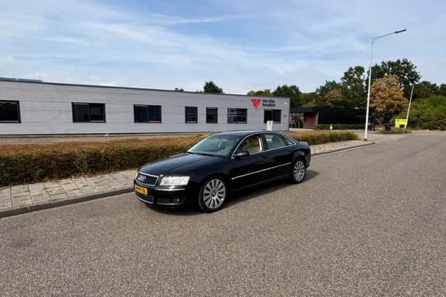 Audi A8 (2005) thumbnail 1