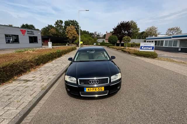 Audi A8 (2005) thumbnail 2