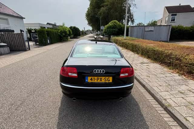 Audi A8 (2005) thumbnail 6