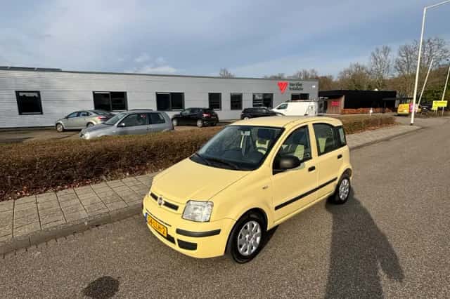 Fiat Panda (2010) thumbnail 1