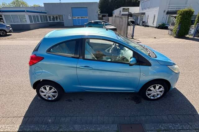 Ford Ka (2010) thumbnail 4