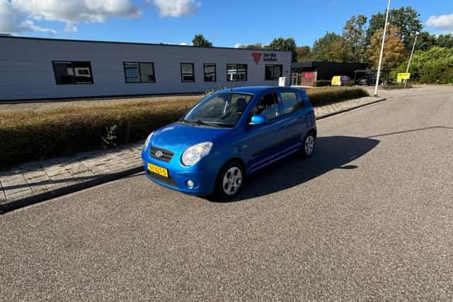 Kia Picanto (2010) thumbnail 1