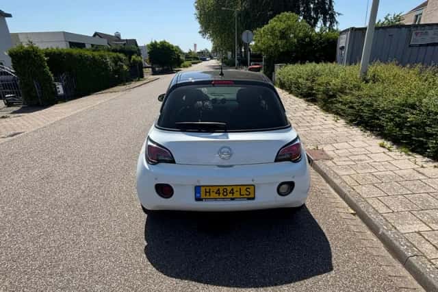 Opel Adam (2015) thumbnail 6
