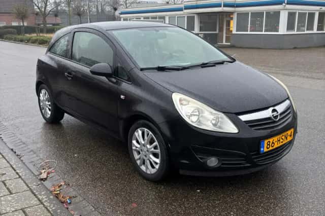 Opel Corsa (2009) thumbnail 3