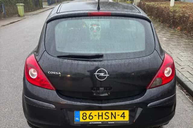 Opel Corsa (2009) thumbnail 5