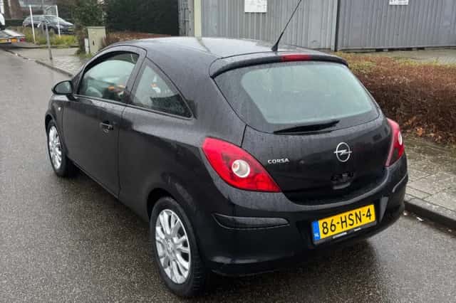 Opel Corsa (2009) thumbnail 6