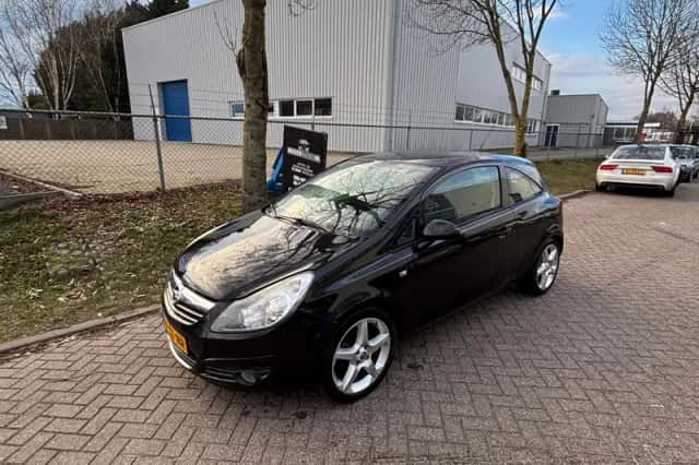 Opel Corsa (2008) thumbnail 1