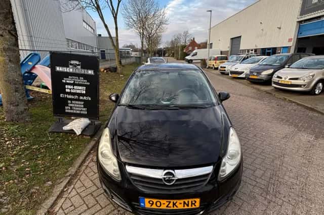 Opel Corsa (2008) thumbnail 2