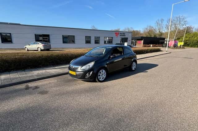 Opel Corsa (2013) thumbnail 1