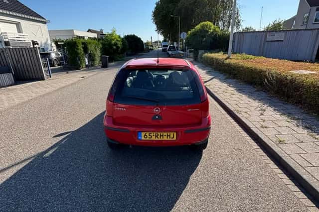 Opel Corsa (2005) thumbnail 6
