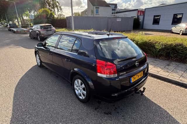 Opel Signum (2006) thumbnail 6