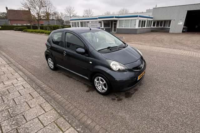 Toyota Aygo (2008) thumbnail 3