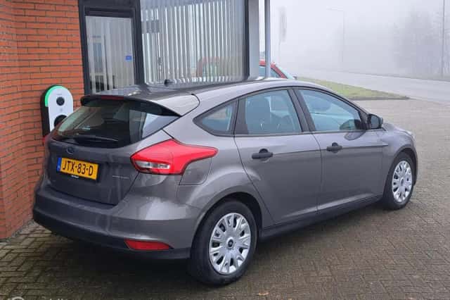 Ford Focus (2015) thumbnail 3