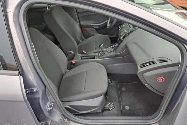 Ford Focus (2015) thumbnail 5