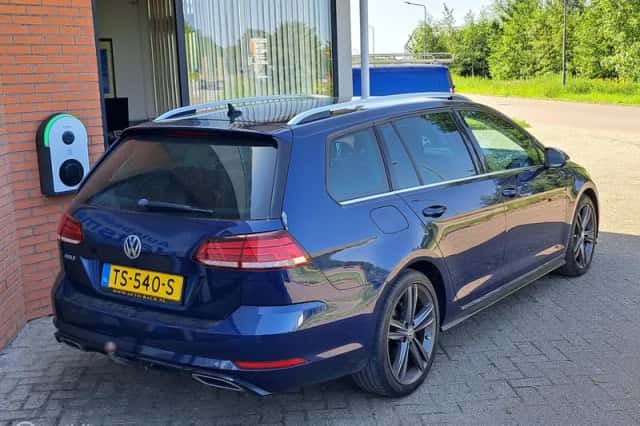 Volkswagen Golf (2018) thumbnail 3