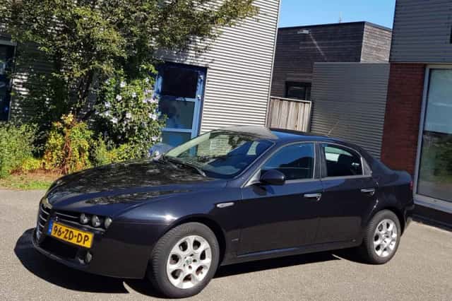 Alfa Romeo 159 (2008) thumbnail 3