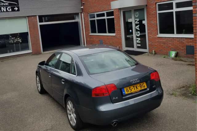 Audi A4 (2006) thumbnail 5
