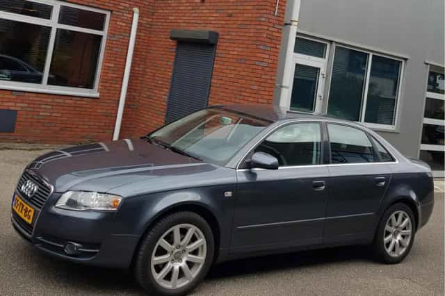 Audi A4 (2006) thumbnail 3