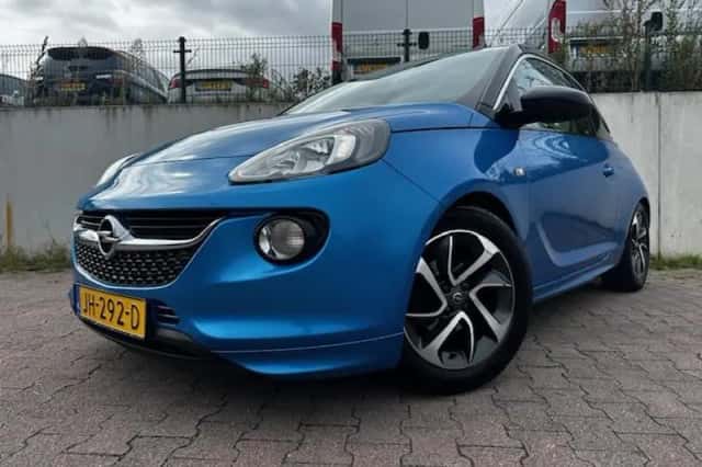 Opel Adam (2016) thumbnail 3