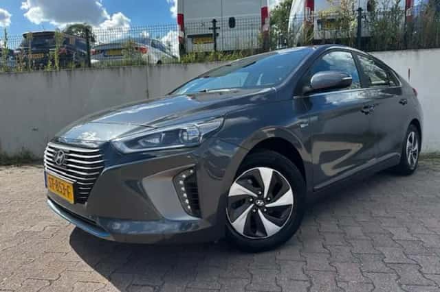 Hyundai Ioniq (2018) thumbnail 2