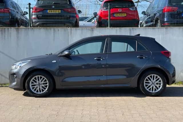 Kia Rio (2020) thumbnail 3