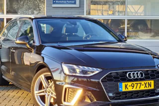Audi A4 (2021) thumbnail 1