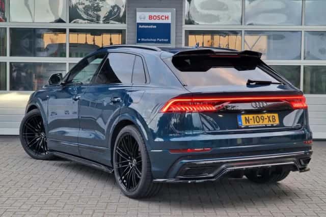 Audi Q8 (2022) thumbnail 3