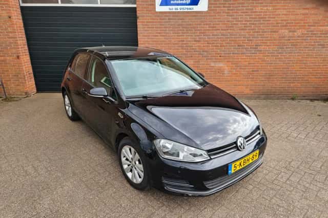 Volkswagen Golf (2013) thumbnail 2