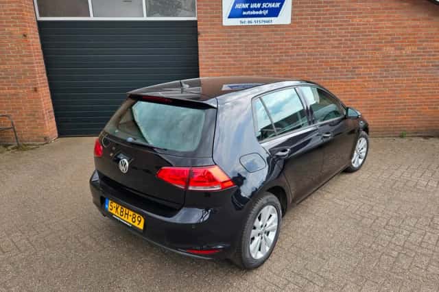 Volkswagen Golf (2013) thumbnail 4