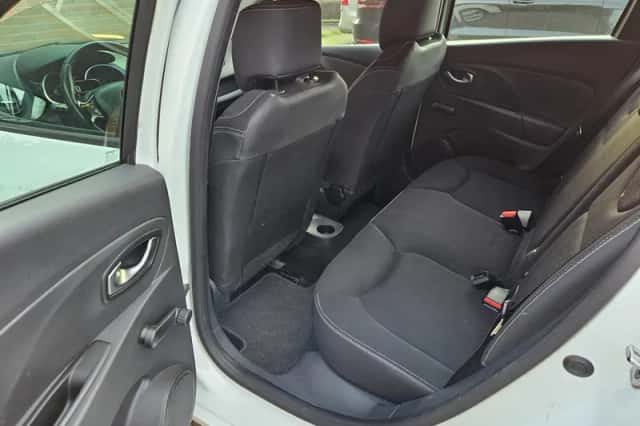 Renault Clio (2016) thumbnail 5