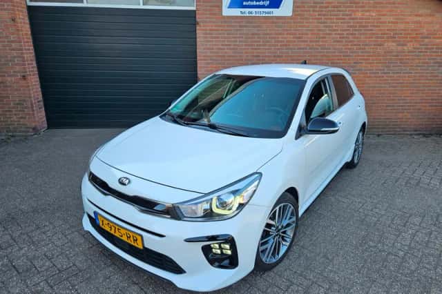 Kia Rio (2019) thumbnail 1
