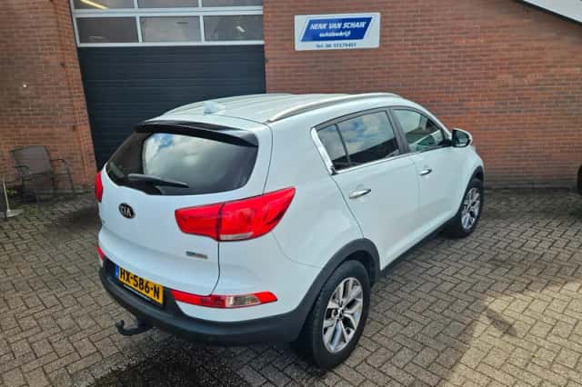 Kia Sportage (2016) thumbnail 4