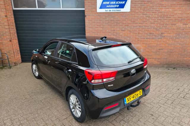 Kia Rio (2019) thumbnail 3