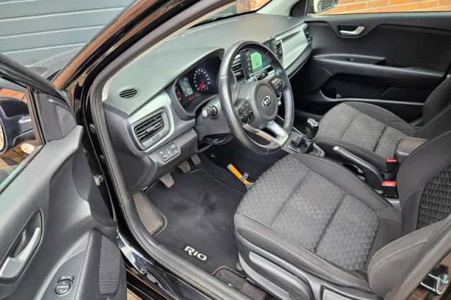 Kia Rio (2019) thumbnail 5